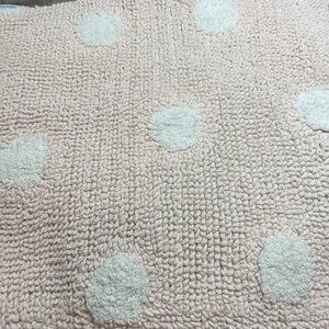 Kate Spade Bath Mat pink & white Polk-a-dot NEW WITH TAGS!